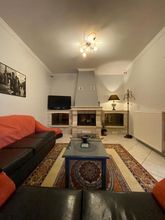 Sitara'S House Apartment Karpenisi Exterior photo